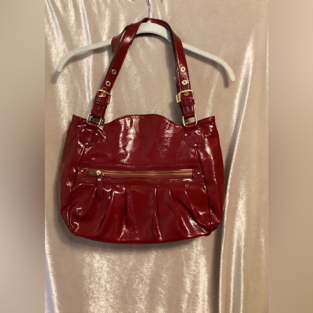 INNUE genuine patent leather handbag